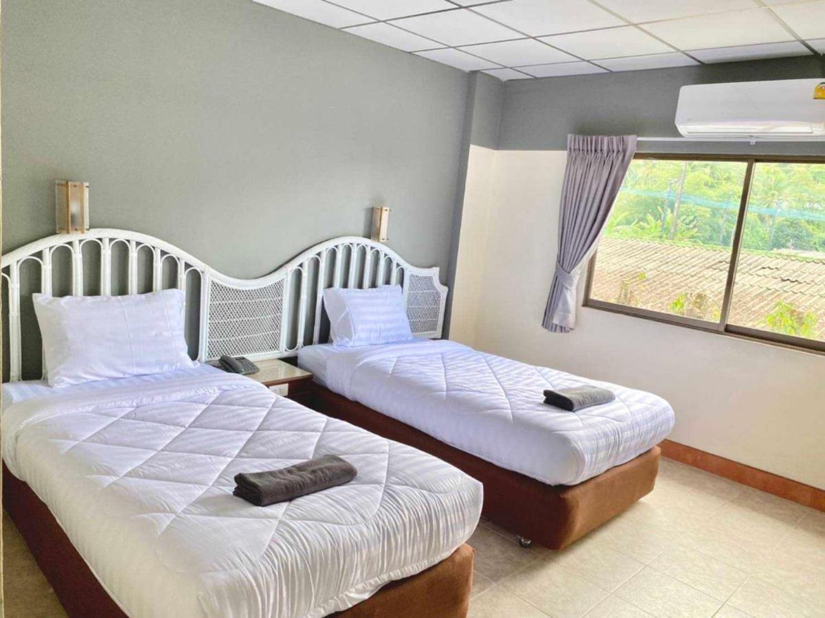 Nora Bukit Hotel Phuket Bagian luar foto