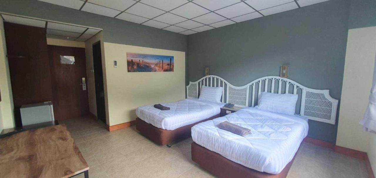 Nora Bukit Hotel Phuket Bagian luar foto